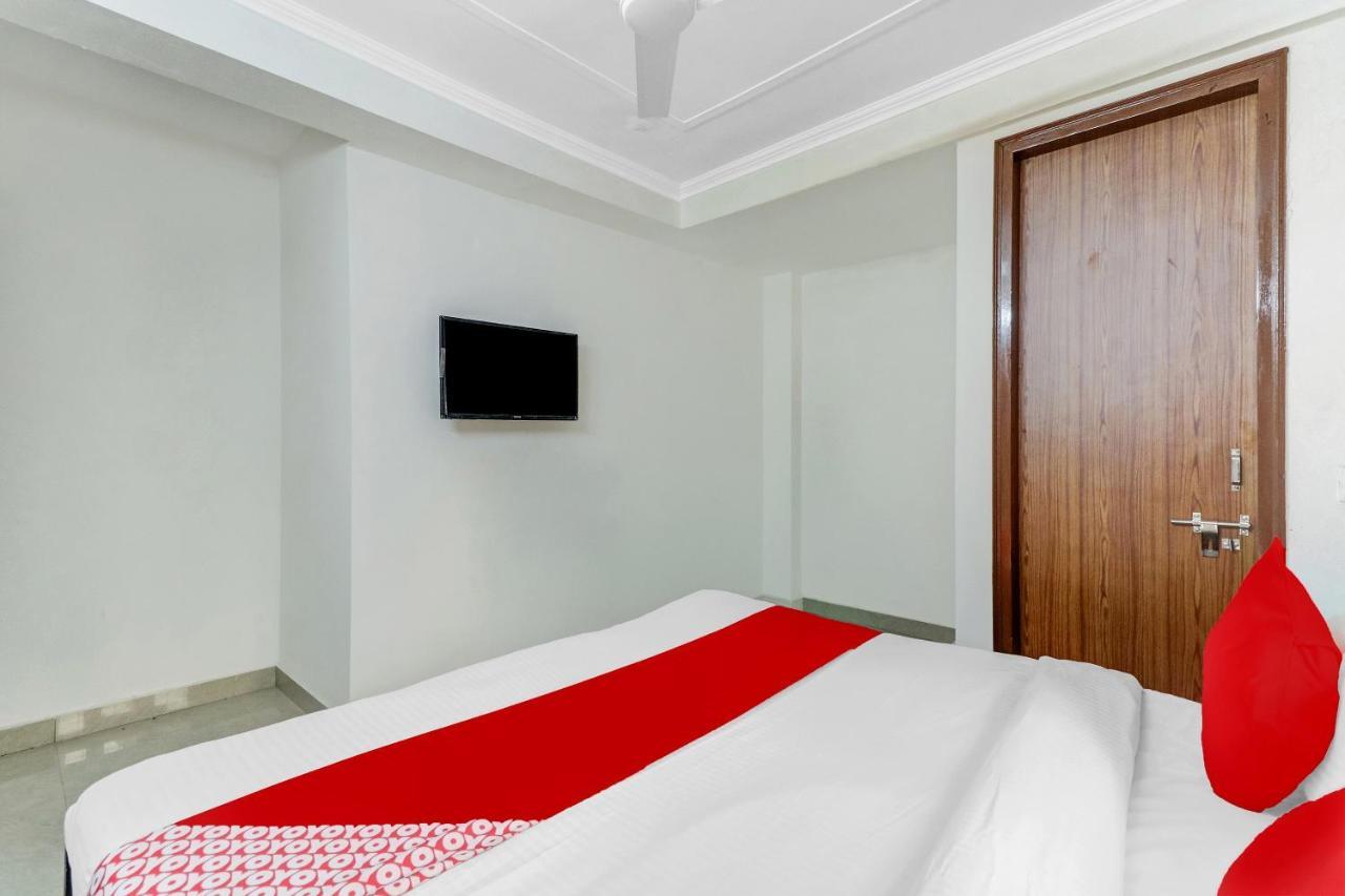Hotel O South Plaza Near Qutab Minar Metro Station New Delhi Exterior photo