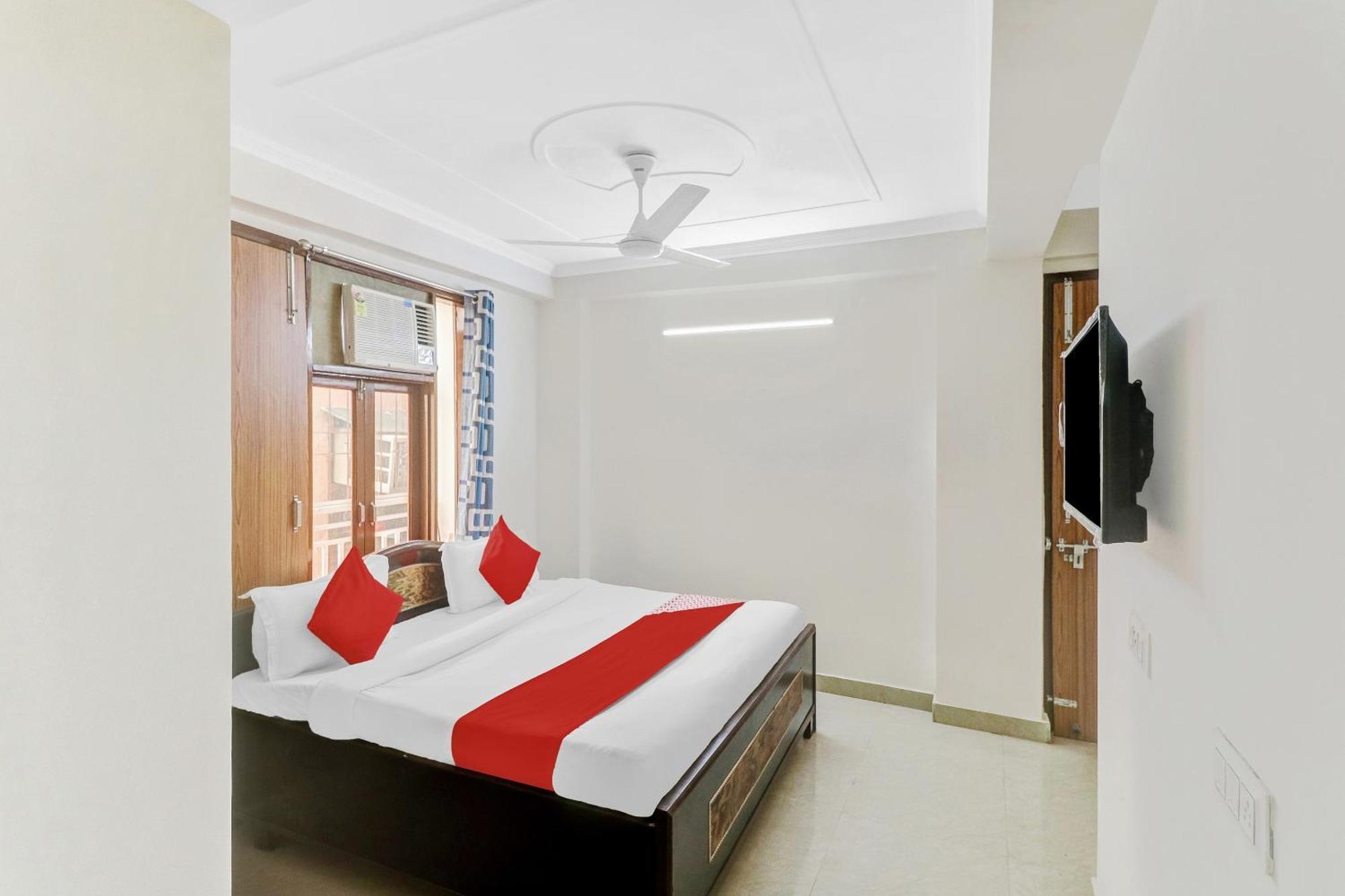Hotel O South Plaza Near Qutab Minar Metro Station New Delhi Exterior photo