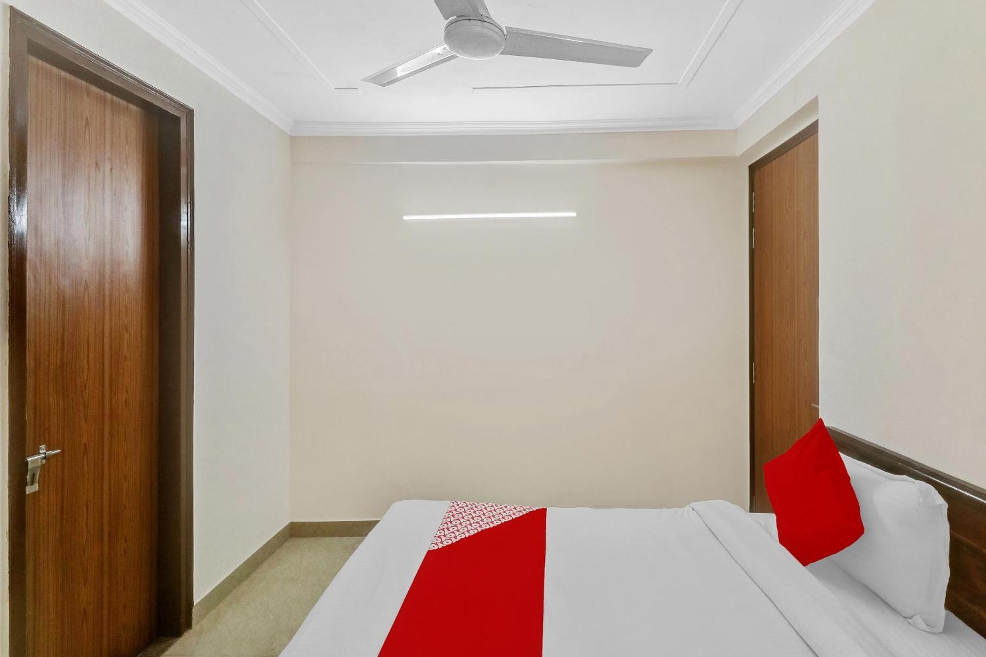 Hotel O South Plaza Near Qutab Minar Metro Station New Delhi Exterior photo