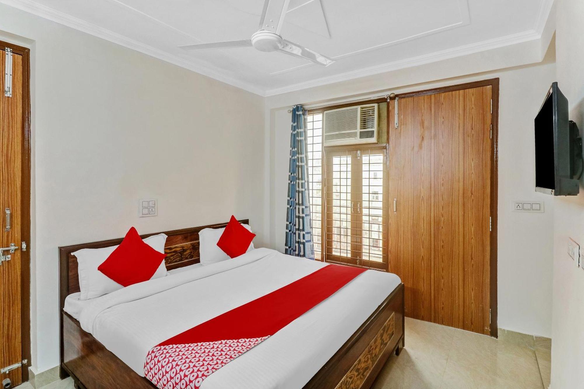 Hotel O South Plaza Near Qutab Minar Metro Station New Delhi Exterior photo