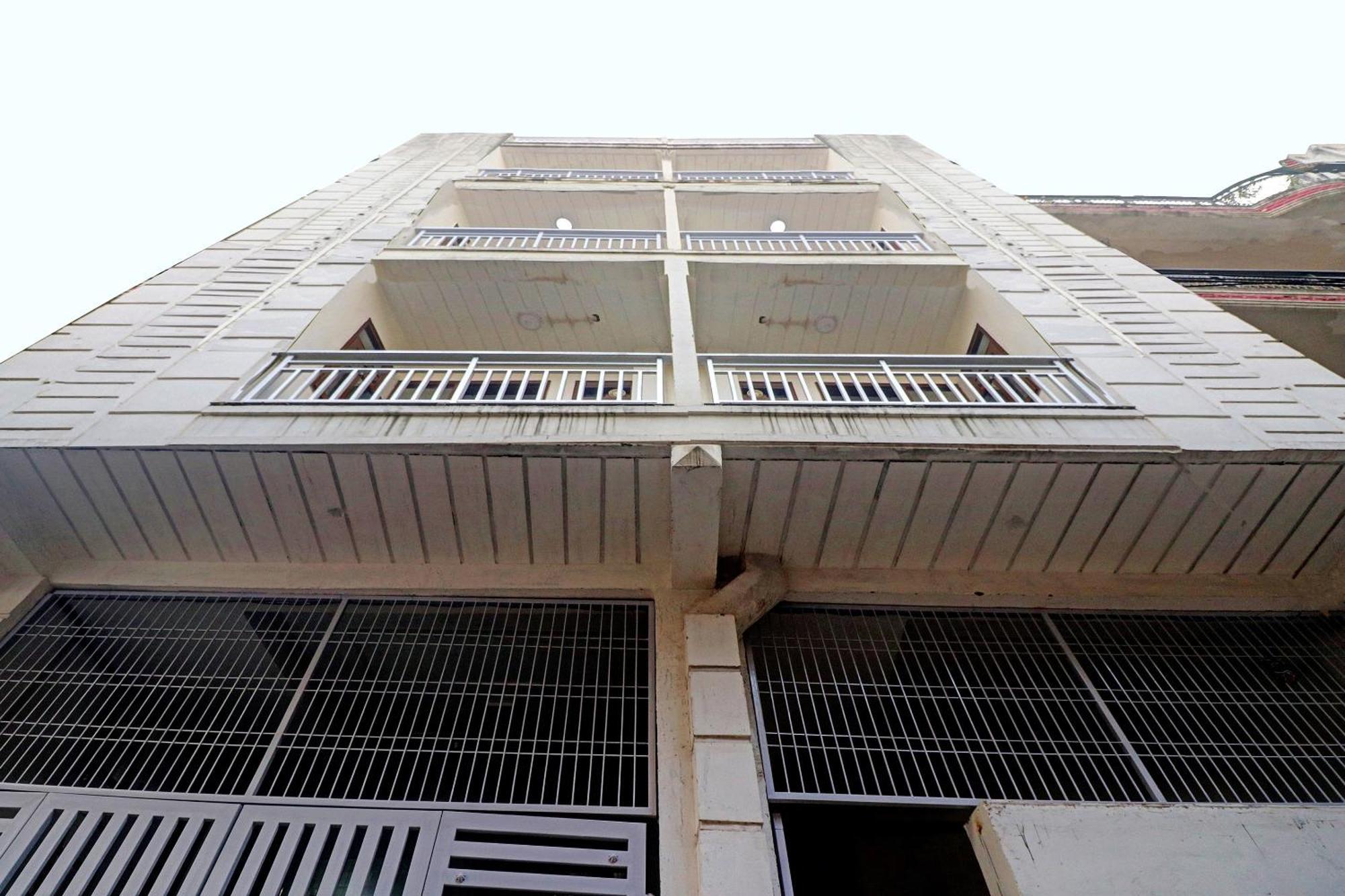 Hotel O South Plaza Near Qutab Minar Metro Station New Delhi Exterior photo